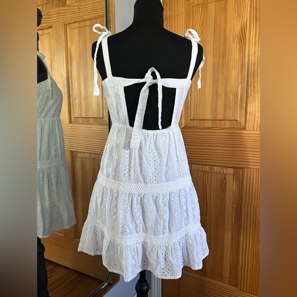 Jessica Simpson White Eyelet Mini Dress (XS) - Picture 3 of 5